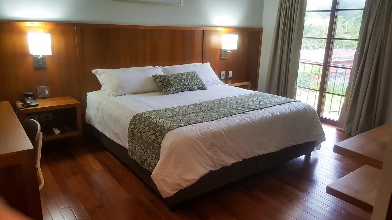 Los Brezos Hotel Boutique วอลคาน ภายนอก รูปภาพ